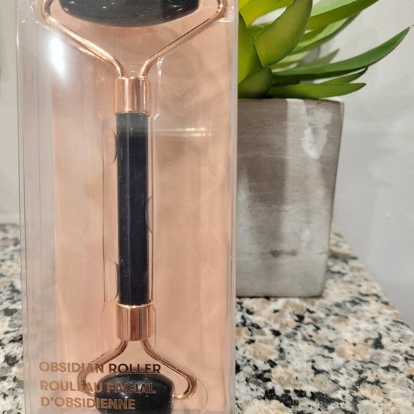 Quo Beauty Obsidian Roller - Picture 4 of 5